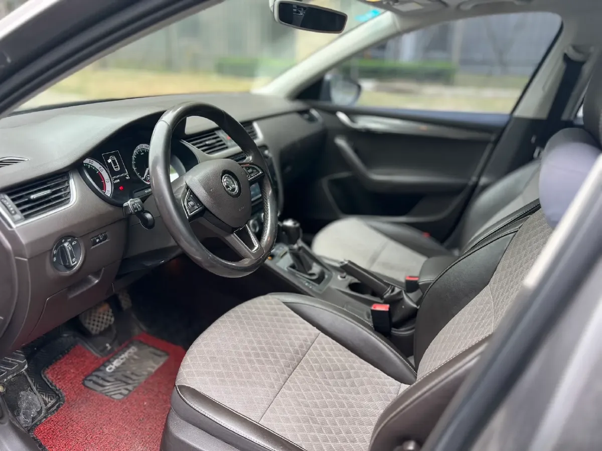 2018 Skoda Octavia 1.2T 116HP L4 7DCT,autocango,china used car exporter,china ev exporter,chinese used car exporter,chinese used ev exporter