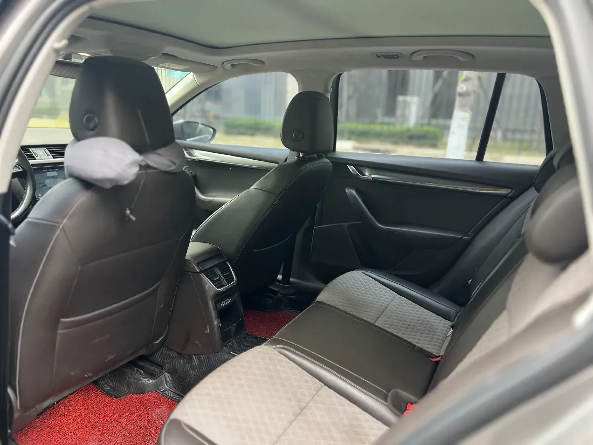 2018 Skoda Octavia 1.2T 116HP L4 7DCT,autocango,china used car exporter,china ev exporter,chinese used car exporter,chinese used ev exporter