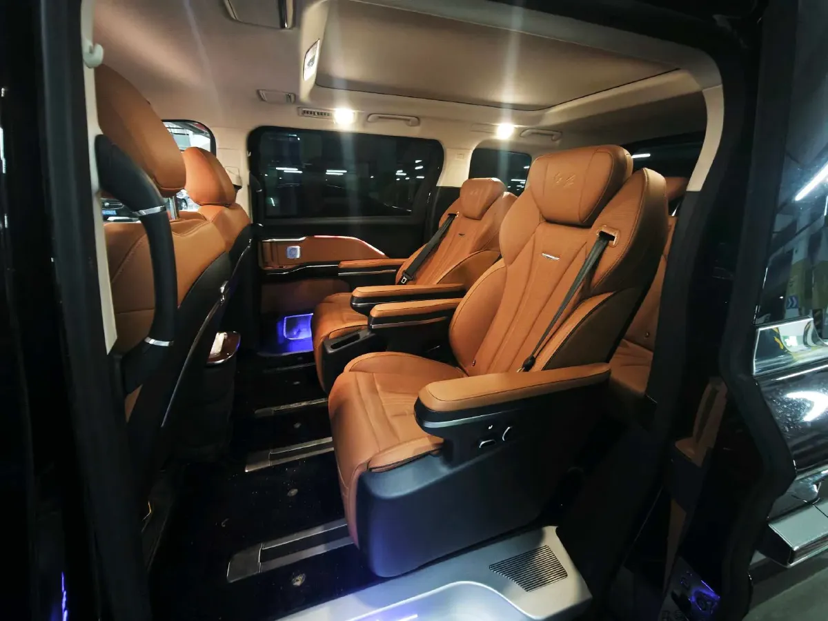 2023 HongQi HQ9 2.0T 252HP L4 8AT,autocango,china used car exporter,china ev exporter,chinese used car exporter,chinese used ev exporter