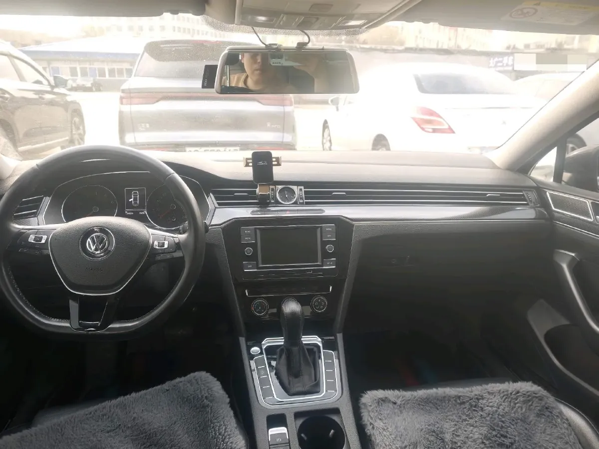 2018 Volkswagen Magotan 1.8T 180HP L4 7DCT,autocango,china used car exporter,china ev exporter,chinese used car exporter,chinese used ev exporter