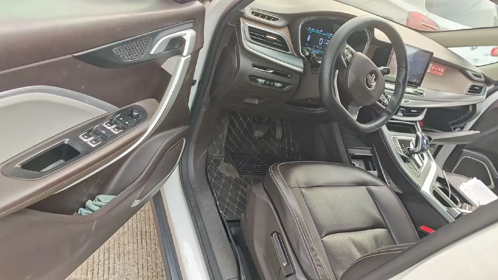 2021 LiFan Maple 80v BEV 53KWH,autocango,china used car exporter,china ev exporter,chinese used car exporter,chinese used ev exporter