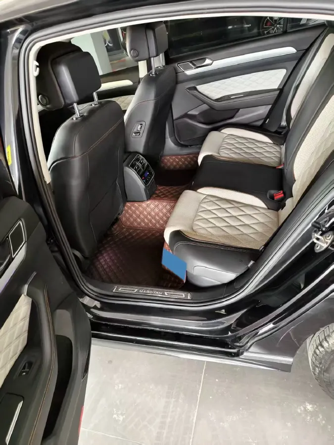 2023 Volkswagen Magotan 2.0T 186HP L4 7DCT,autocango,china used car exporter,china ev exporter,chinese used car exporter,chinese used ev exporter