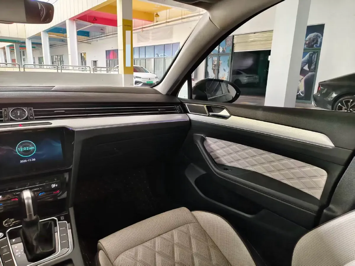 2023 Volkswagen Magotan 2.0T 186HP L4 7DCT,autocango,china used car exporter,china ev exporter,chinese used car exporter,chinese used ev exporter