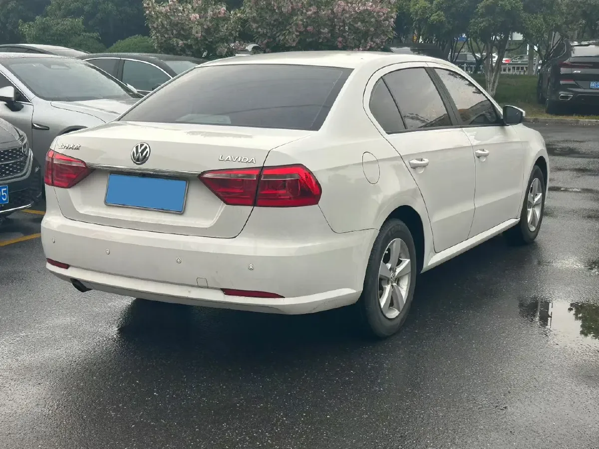 2013 Volkswagen Lavida 1.6L 110HP L4 6AT,autocango,china used car exporter,china ev exporter,chinese used car exporter,chinese used ev exporter