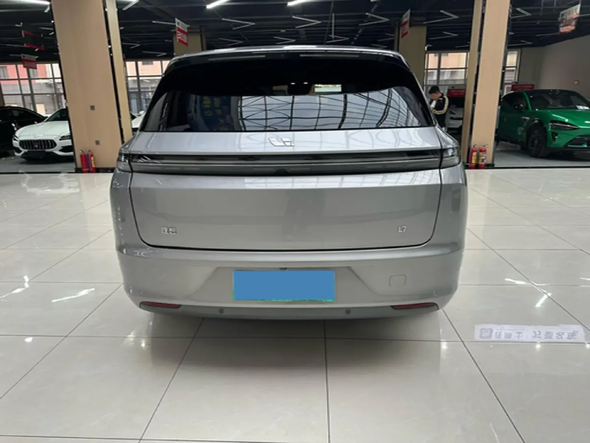 2023 Li L7 Range Extended 154HP REEV 40.9KWH,autocango,china used car exporter,china ev exporter,chinese used car exporter,chinese used ev exporter