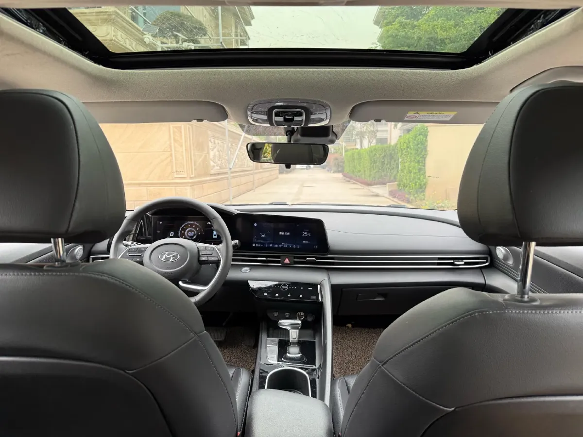 2021 Hyundai Elantra 1.5L 115HP L4 CVT,autocango,china used car exporter,china ev exporter,chinese used car exporter,chinese used ev exporter