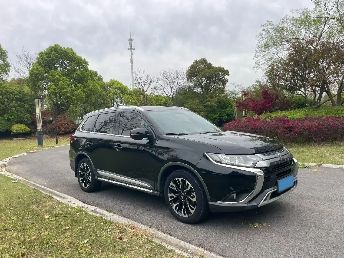2019 Mitsubishi Outlander 2.0L 166HP L4 CVT,autocango,china used car exporter,china ev exporter,chinese used car exporter,chinese used ev exporter