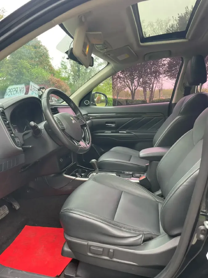 2019 Mitsubishi Outlander 2.0L 166HP L4 CVT,autocango,china used car exporter,china ev exporter,chinese used car exporter,chinese used ev exporter