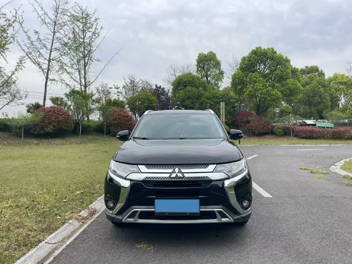 2019 Mitsubishi Outlander 2.0L 166HP L4 CVT,autocango,china used car exporter,china ev exporter,chinese used car exporter,chinese used ev exporter