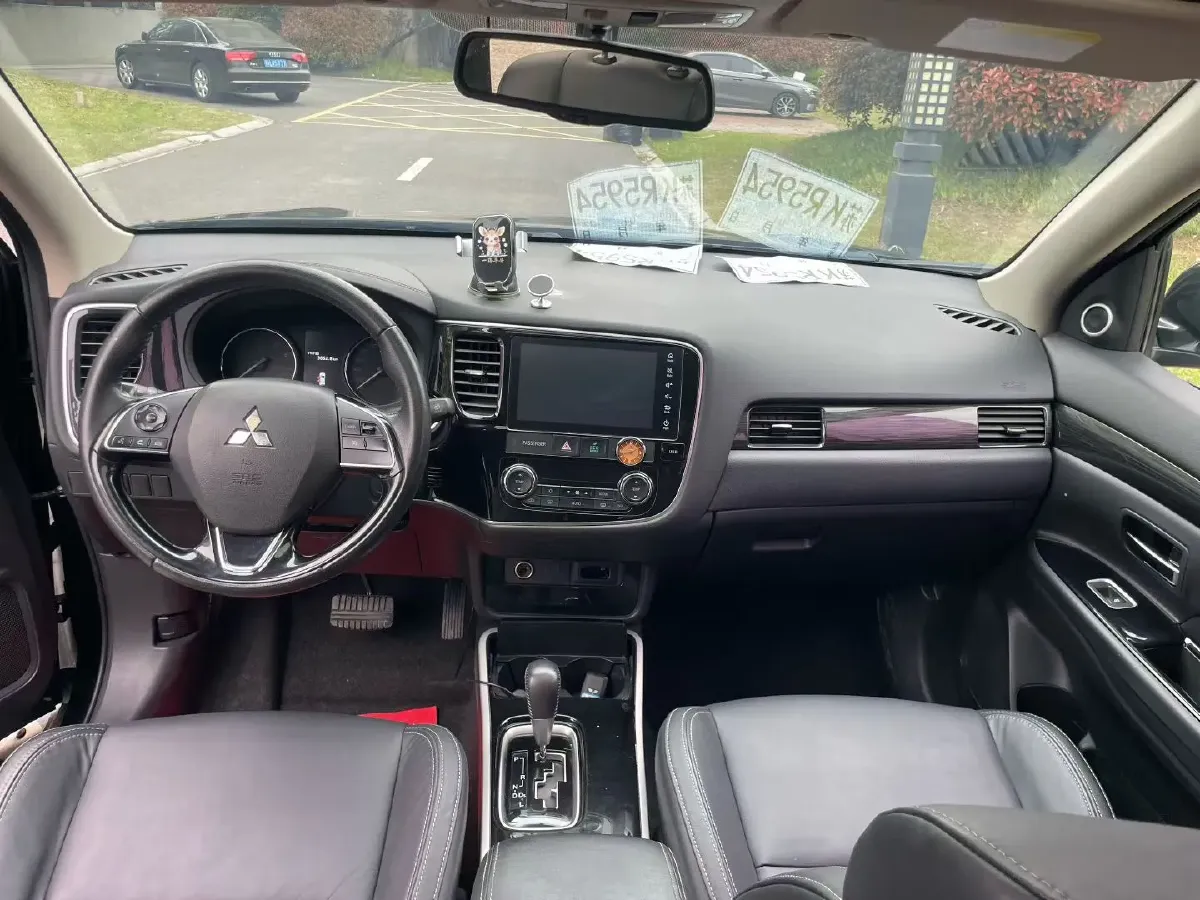 2019 Mitsubishi Outlander 2.0L 166HP L4 CVT,autocango,china used car exporter,china ev exporter,chinese used car exporter,chinese used ev exporter