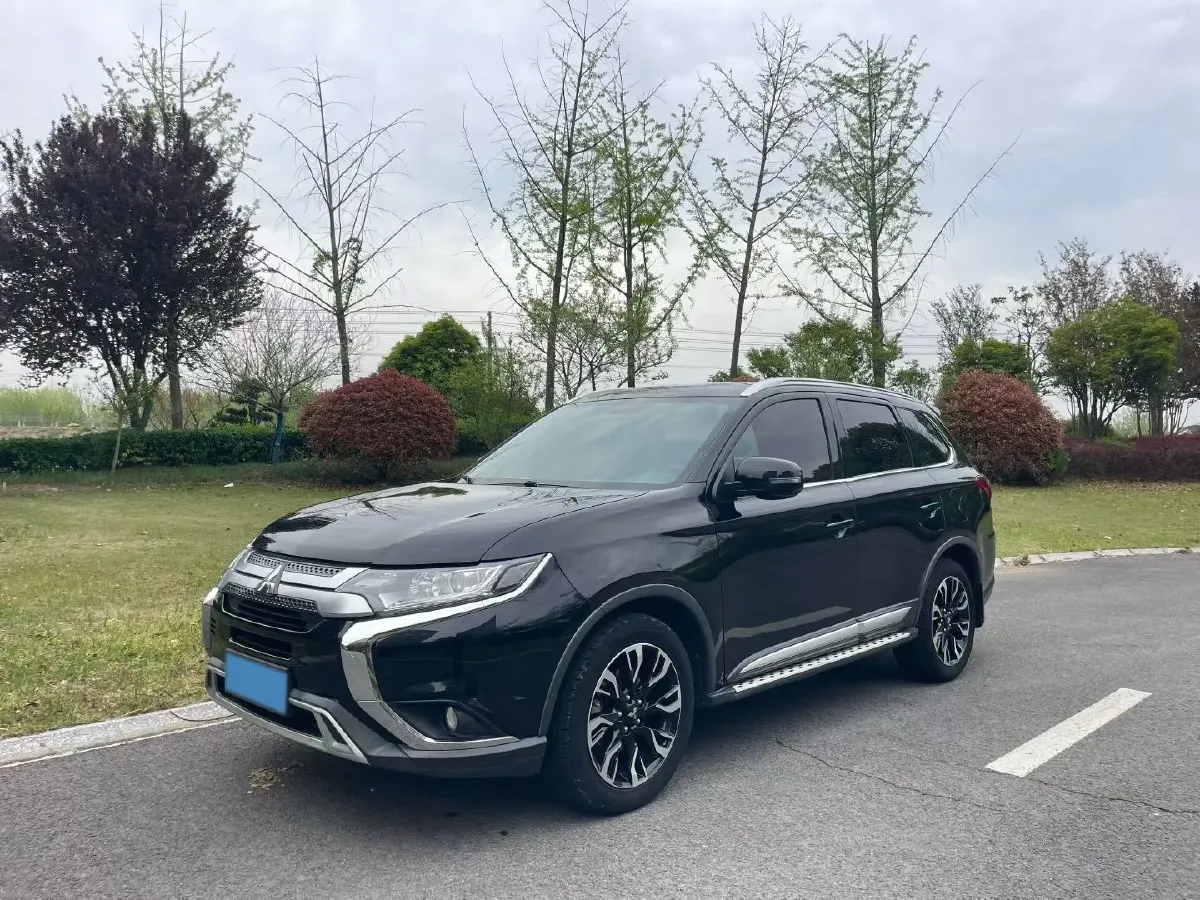 2019 Mitsubishi Outlander 2.0L 166HP L4 CVT,autocango,china used car exporter,china ev exporter,chinese used car exporter,chinese used ev exporter
