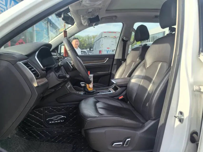 2018 Roewe RX5 2.0T 220HP L4 6DCT,autocango,china used car exporter,china ev exporter,chinese used car exporter,chinese used ev exporter