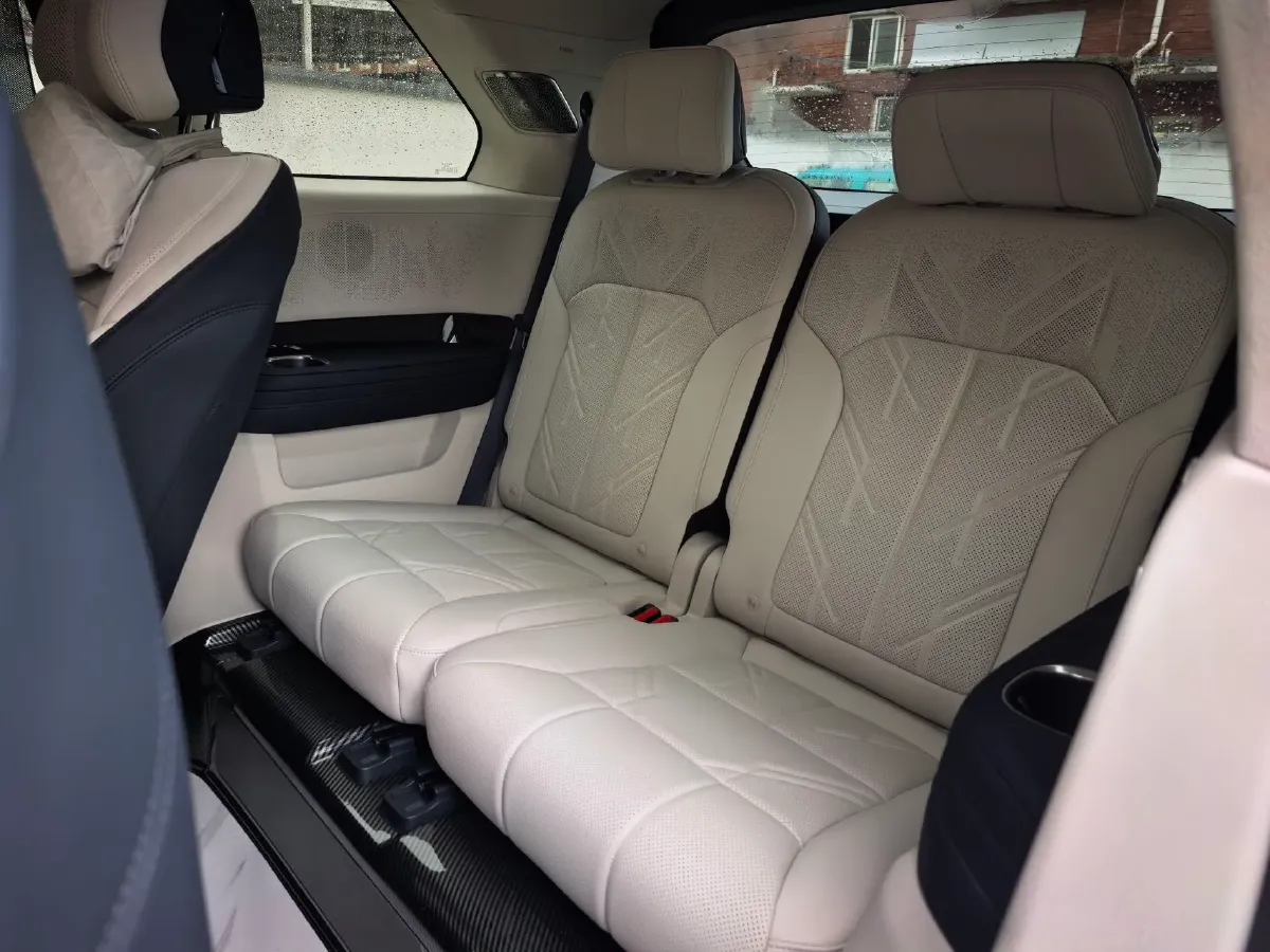 2025 Zeekr 9X 2.0T 279HP L4 1DHT PHEV,autocango,china used car exporter,china ev exporter,chinese used car exporter,chinese used ev exporter