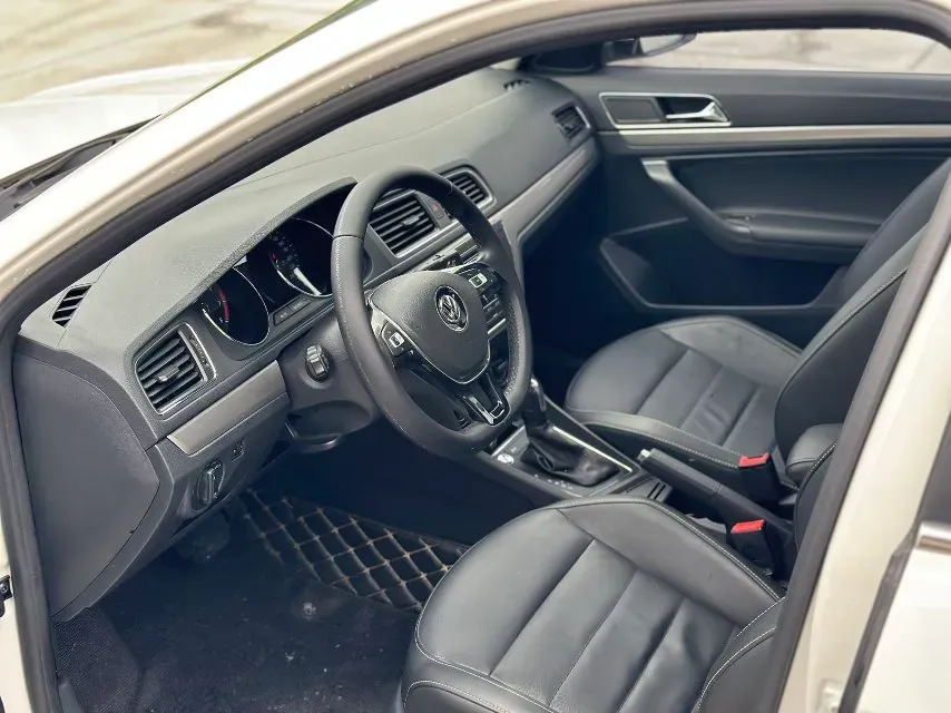 2015 Volkswagen Lavida 1.6L 110HP L4 6AT,autocango,china used car exporter,china ev exporter,chinese used car exporter,chinese used ev exporter