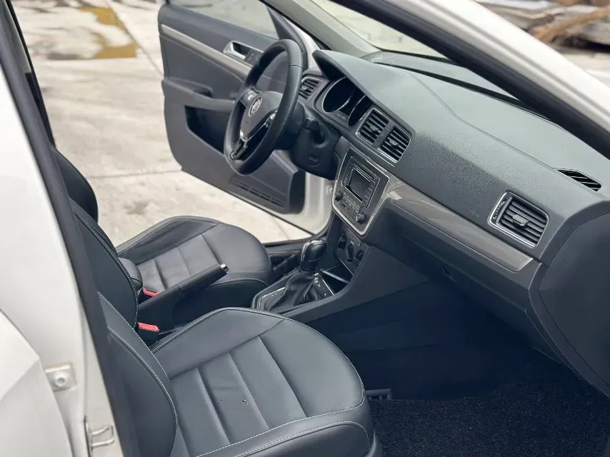 2015 Volkswagen Lavida 1.6L 110HP L4 6AT,autocango,china used car exporter,china ev exporter,chinese used car exporter,chinese used ev exporter