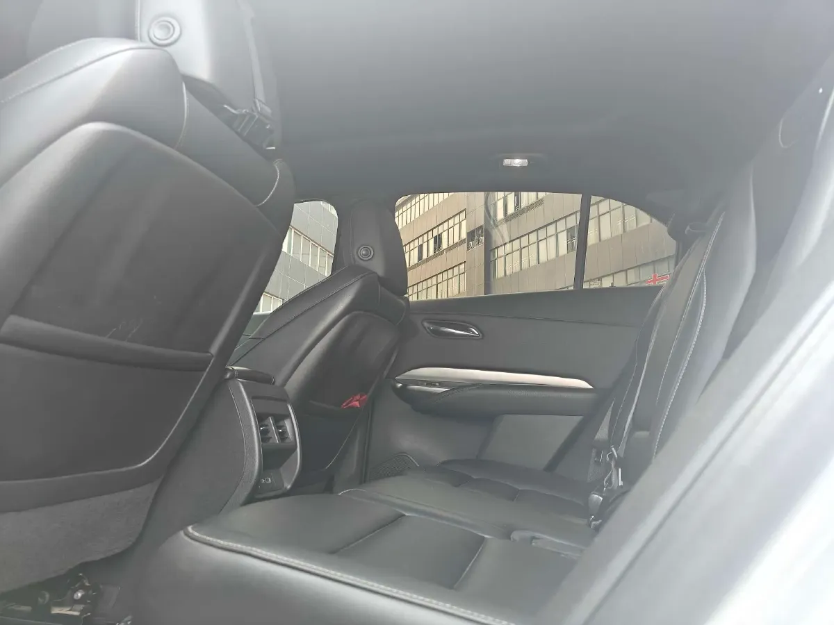 2020 Cadillac XT4 2.0T 241HP L4 9AT,autocango,china used car exporter,china ev exporter,chinese used car exporter,chinese used ev exporter