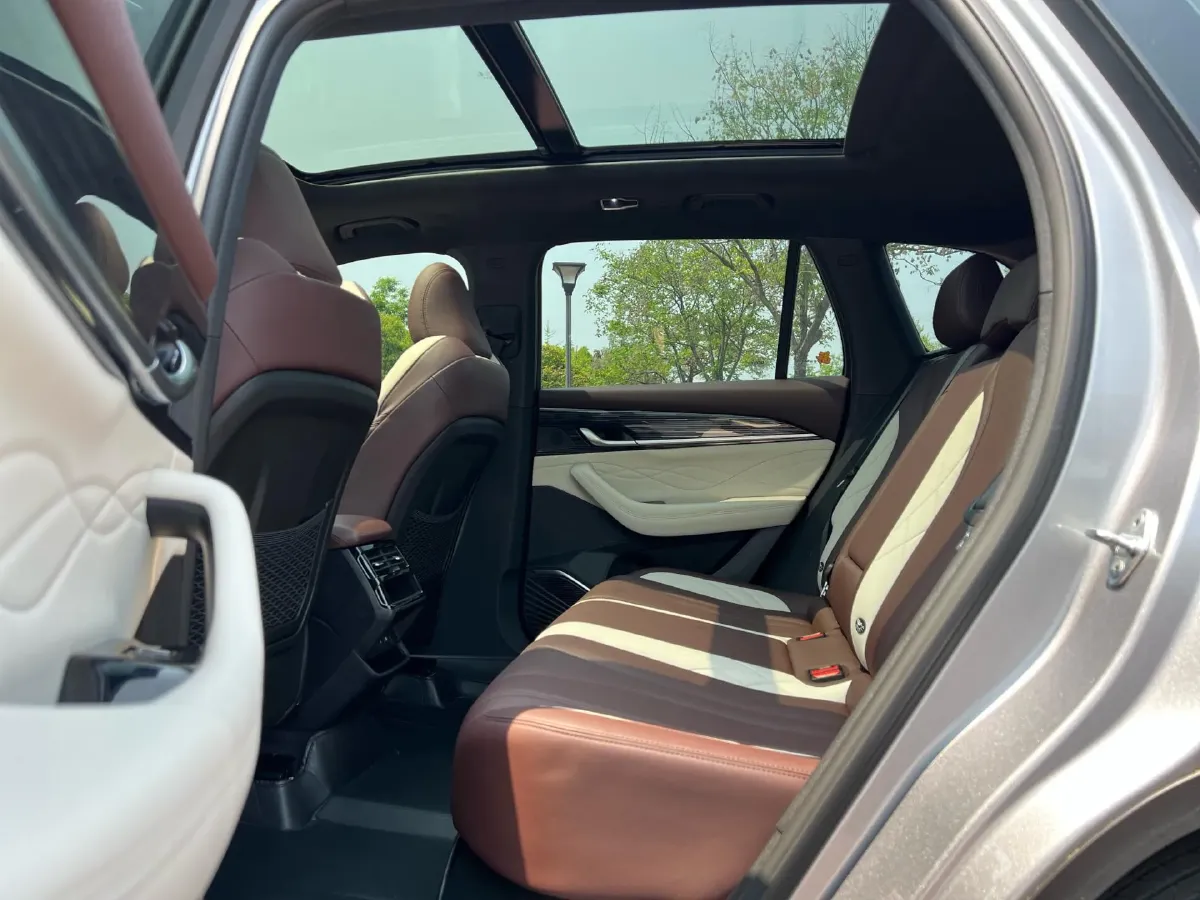 2021 Geely Monjaro 2.0T 218HP L4 7DCT,autocango,china used car exporter,china ev exporter,chinese used car exporter,chinese used ev exporter