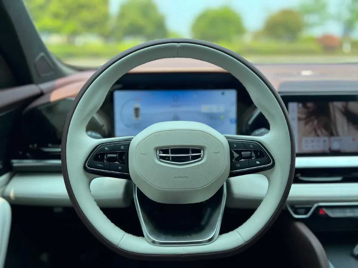 2021 Geely Monjaro 2.0T 218HP L4 7DCT,autocango,china used car exporter,china ev exporter,chinese used car exporter,chinese used ev exporter