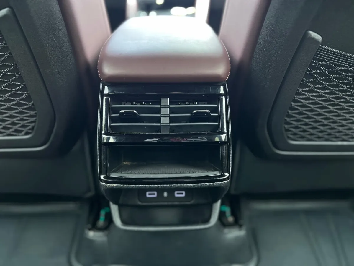 2021 Geely Monjaro 2.0T 218HP L4 7DCT,autocango,china used car exporter,china ev exporter,chinese used car exporter,chinese used ev exporter