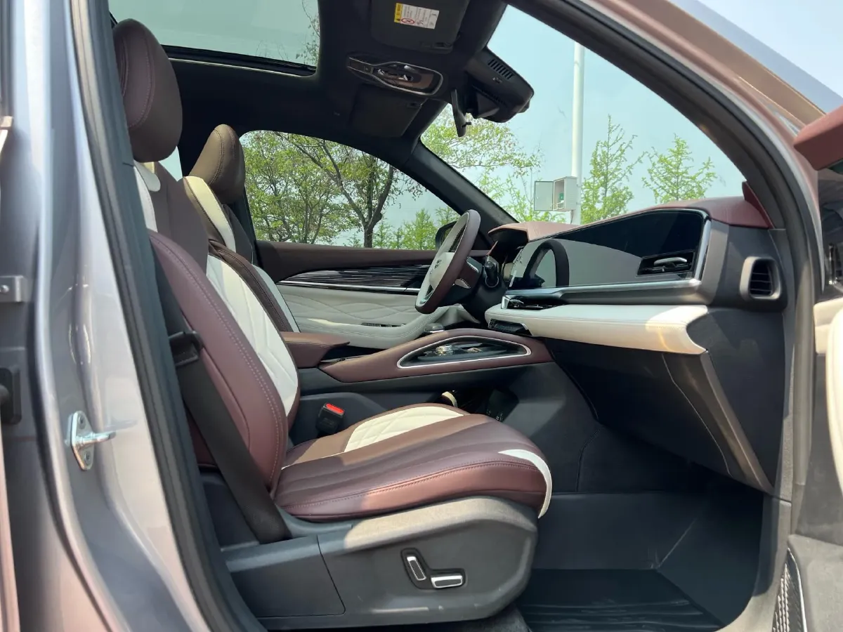 2021 Geely Monjaro 2.0T 218HP L4 7DCT,autocango,china used car exporter,china ev exporter,chinese used car exporter,chinese used ev exporter