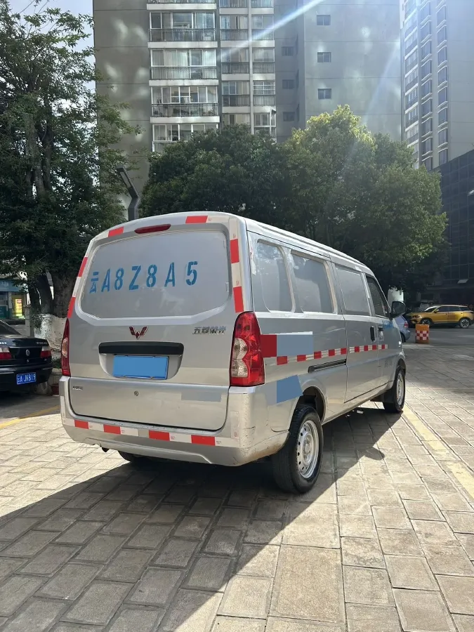 2021 WuLing RongGuang 1.5L 99HP L4 5MT,autocango,china used car exporter,china ev exporter,chinese used car exporter,chinese used ev exporter