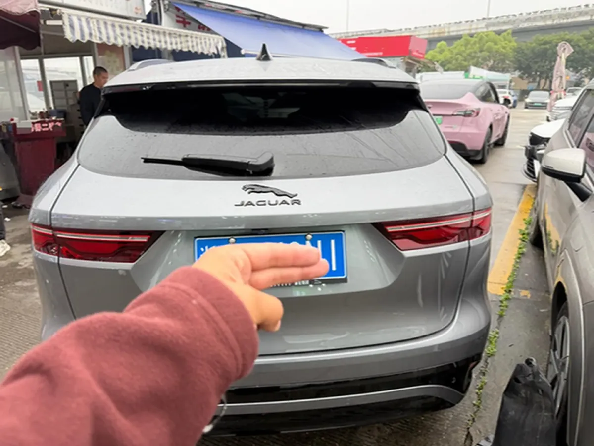 2022 Jaguar F-PACE 2.0T 250HP L4 8AT,autocango,china used car exporter,china ev exporter,chinese used car exporter,chinese used ev exporter