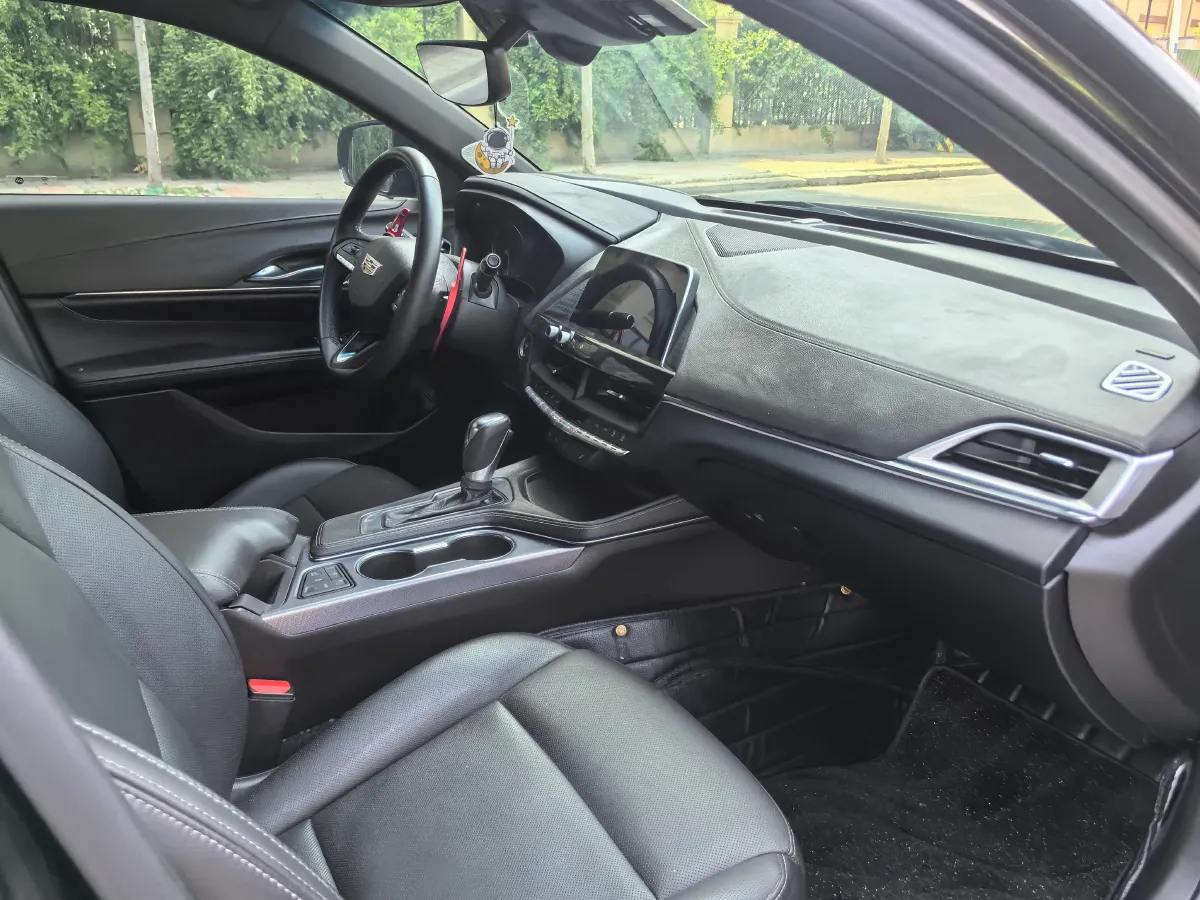 2022 Cadillac CT4 2.0T 237HP L4 8AT,autocango,china used car exporter,china ev exporter,chinese used car exporter,chinese used ev exporter