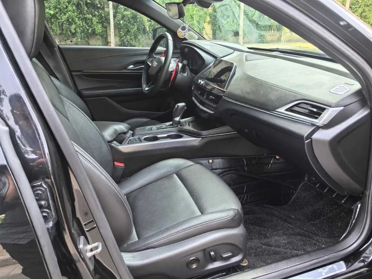 2022 Cadillac CT4 2.0T 237HP L4 8AT,autocango,china used car exporter,china ev exporter,chinese used car exporter,chinese used ev exporter