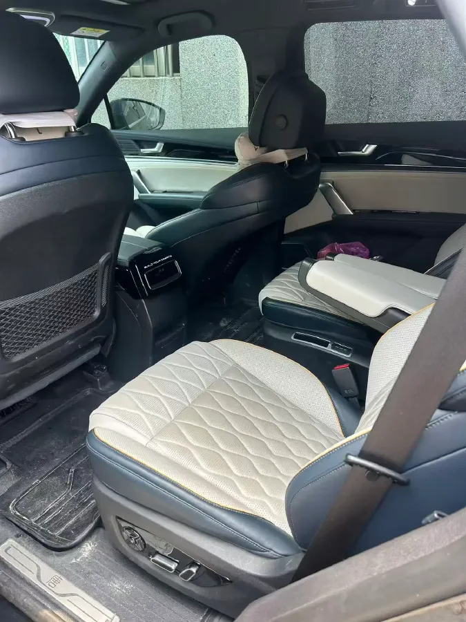 2022 Jeep Grand Commander 2.0T 265HP L4 9AT,autocango,china used car exporter,china ev exporter,chinese used car exporter,chinese used ev exporter