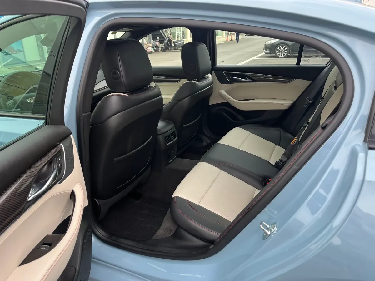 2025 Cadillac CT5 2.0T 237HP L4 10AT,autocango,china used car exporter,china ev exporter,chinese used car exporter,chinese used ev exporter