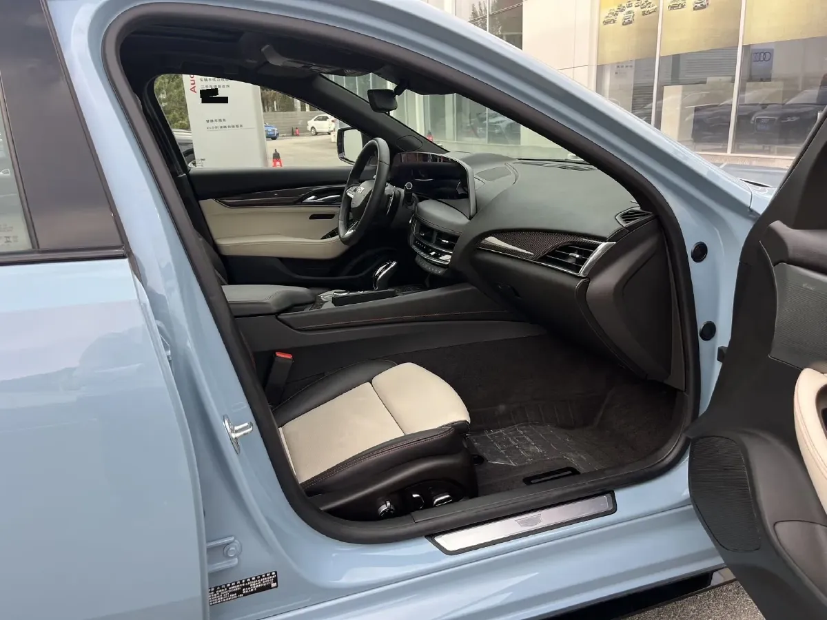 2025 Cadillac CT5 2.0T 237HP L4 10AT,autocango,china used car exporter,china ev exporter,chinese used car exporter,chinese used ev exporter