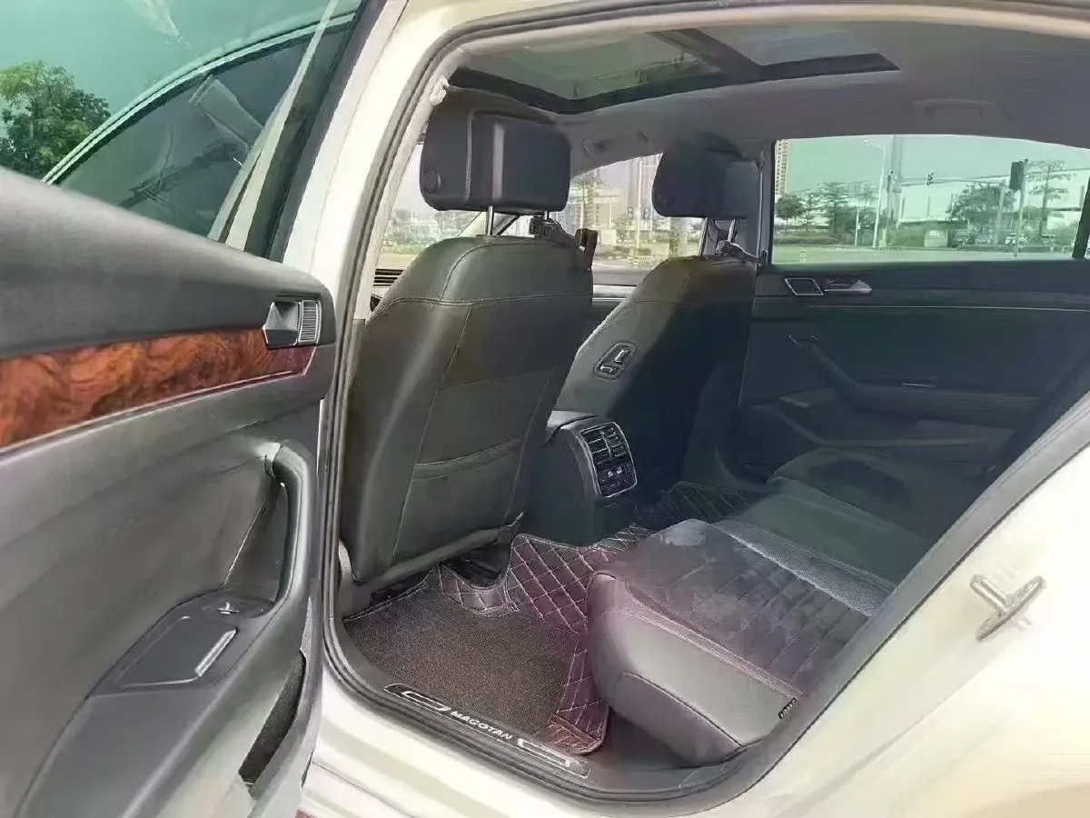 2018 Volkswagen Magotan 1.8T 180HP L4 7DCT,autocango,china used car exporter,china ev exporter,chinese used car exporter,chinese used ev exporter