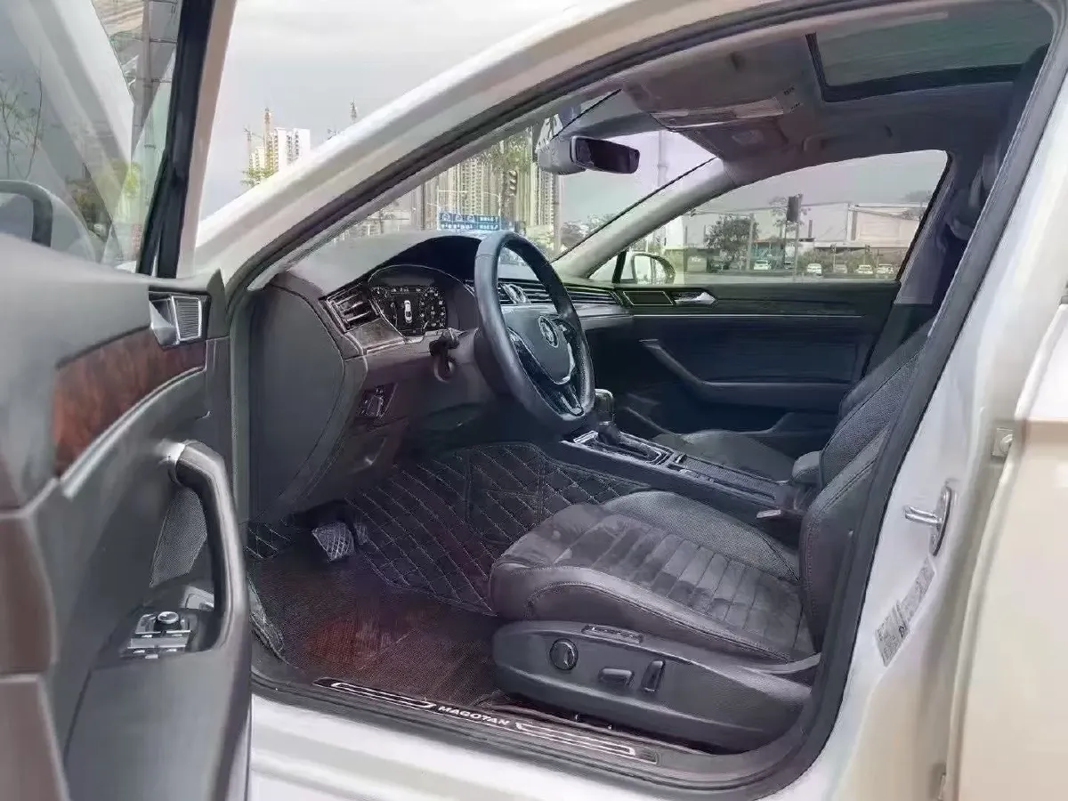 2018 Volkswagen Magotan 1.8T 180HP L4 7DCT,autocango,china used car exporter,china ev exporter,chinese used car exporter,chinese used ev exporter