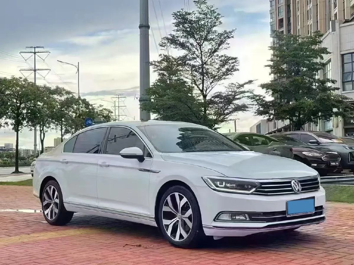 2018 Volkswagen Magotan 1.8T 180HP L4 7DCT,autocango,china used car exporter,china ev exporter,chinese used car exporter,chinese used ev exporter