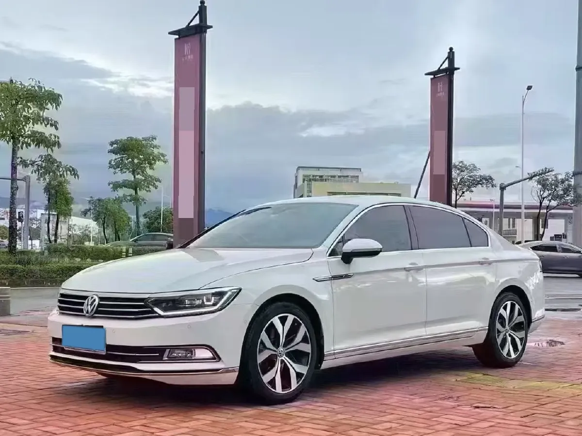 2018 Volkswagen Magotan 1.8T 180HP L4 7DCT,autocango,china used car exporter,china ev exporter,chinese used car exporter,chinese used ev exporter