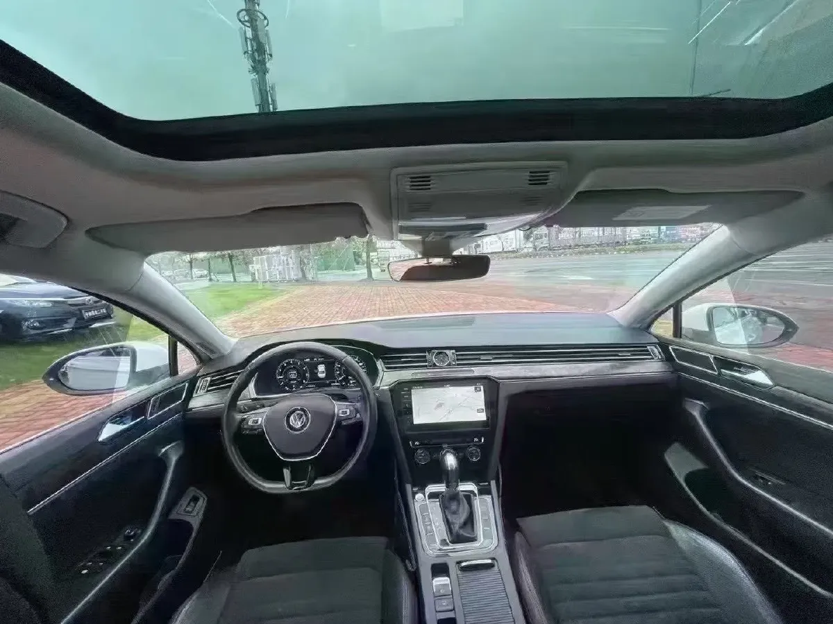 2018 Volkswagen Magotan 1.8T 180HP L4 7DCT,autocango,china used car exporter,china ev exporter,chinese used car exporter,chinese used ev exporter