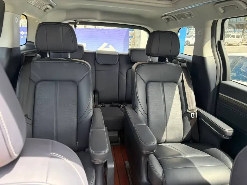 2021 GAC Trumpchi M8 2.0T 252HP L4 8AT,autocango,china used car exporter,china ev exporter,chinese used car exporter,chinese used ev exporter