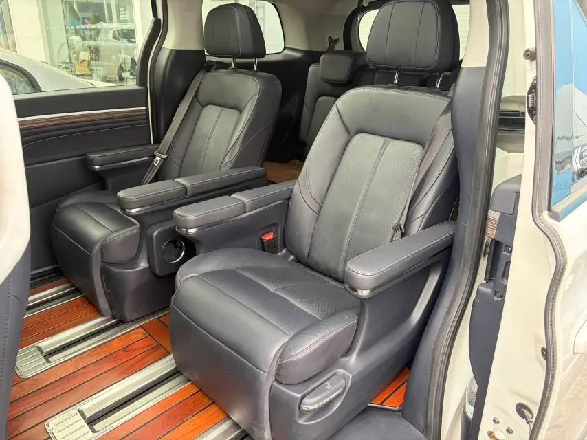 2021 GAC Trumpchi M8 2.0T 252HP L4 8AT,autocango,china used car exporter,china ev exporter,chinese used car exporter,chinese used ev exporter