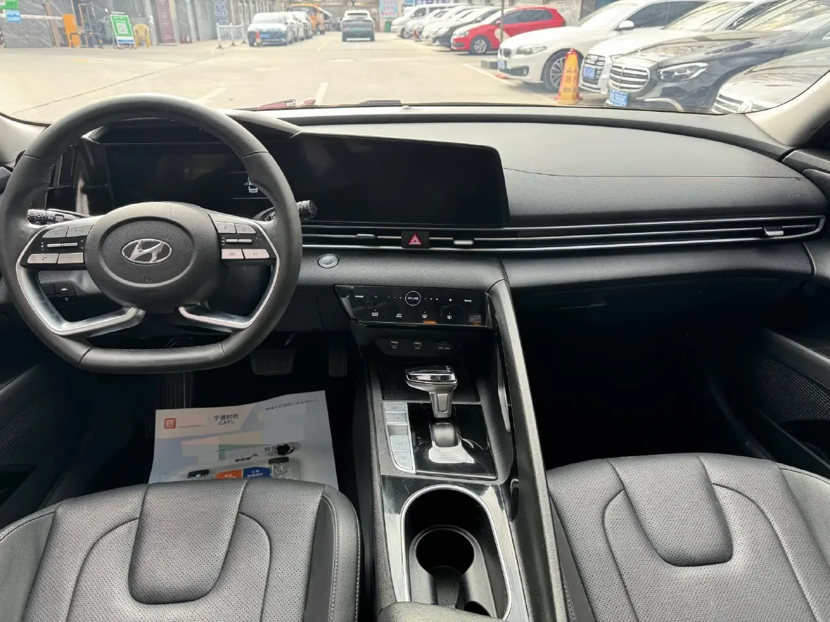 2021 Hyundai Elantra 1.5L 115HP L4 CVT,autocango,china used car exporter,china ev exporter,chinese used car exporter,chinese used ev exporter