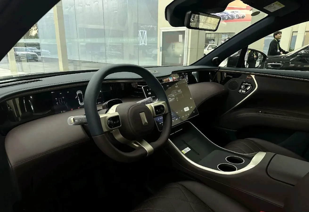 2025 Avatr 11 1.5T 156HP L4 REEV,autocango,china used car exporter,china ev exporter,chinese used car exporter,chinese used ev exporter