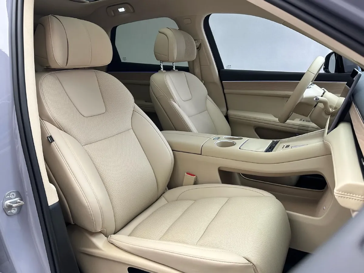 2025 AITO AITO M5 BEV 83KWH,autocango,china used car exporter,china ev exporter,chinese used car exporter,chinese used ev exporter