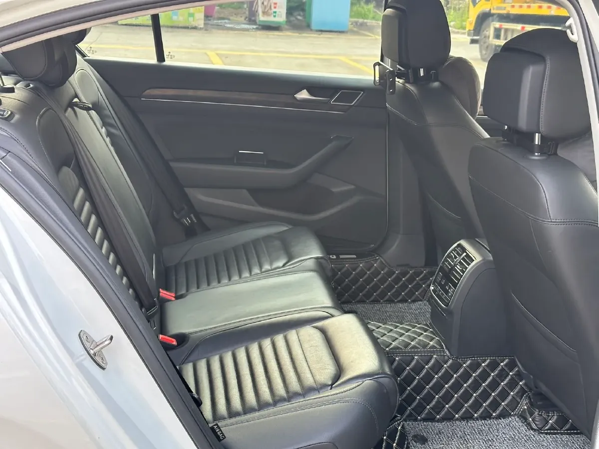 2019 Volkswagen Magotan 2.0T 186HP L4 7DCT,autocango,china used car exporter,china ev exporter,chinese used car exporter,chinese used ev exporter