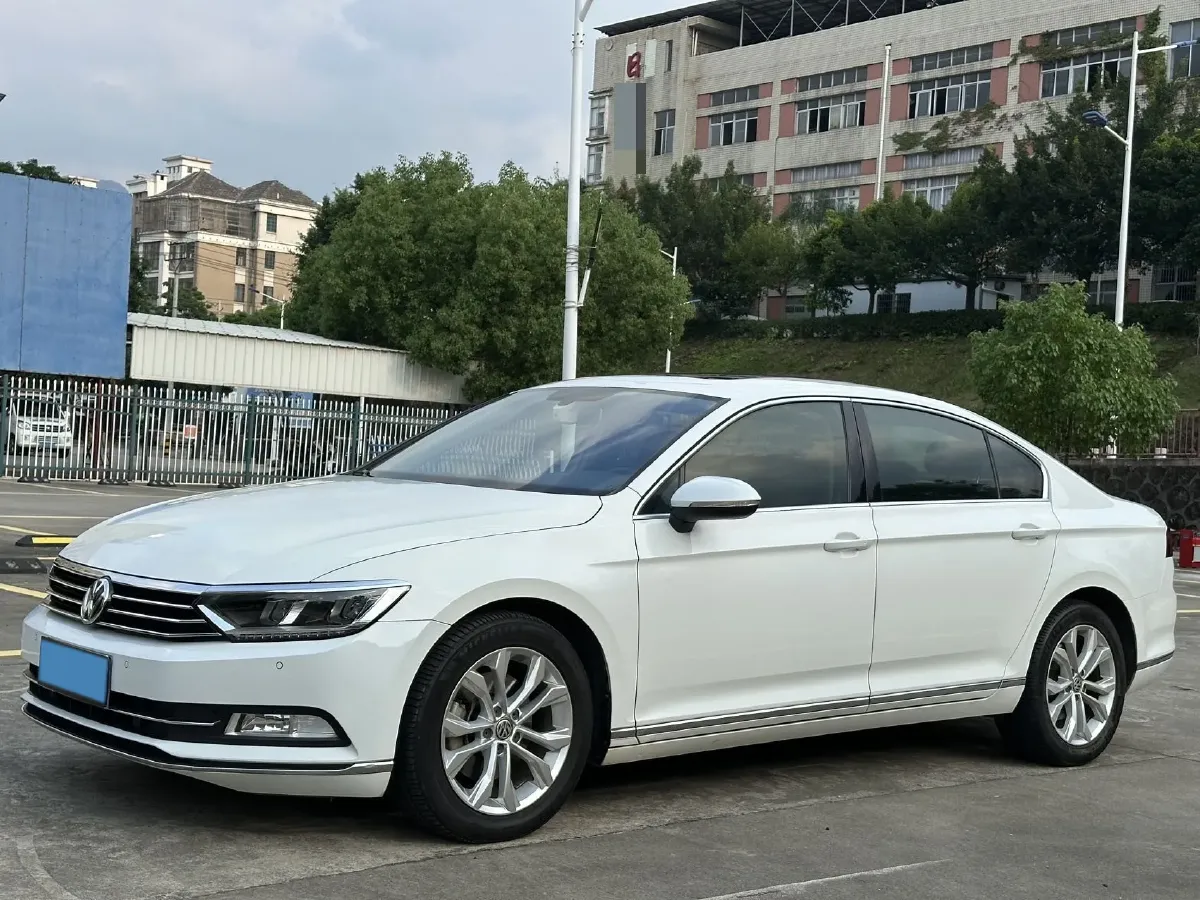 2019 Volkswagen Magotan 2.0T 186HP L4 7DCT,autocango,china used car exporter,china ev exporter,chinese used car exporter,chinese used ev exporter