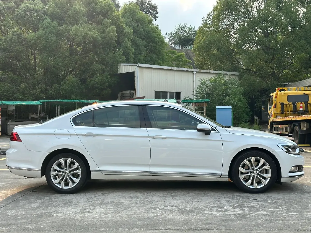 2019 Volkswagen Magotan 2.0T 186HP L4 7DCT,autocango,china used car exporter,china ev exporter,chinese used car exporter,chinese used ev exporter