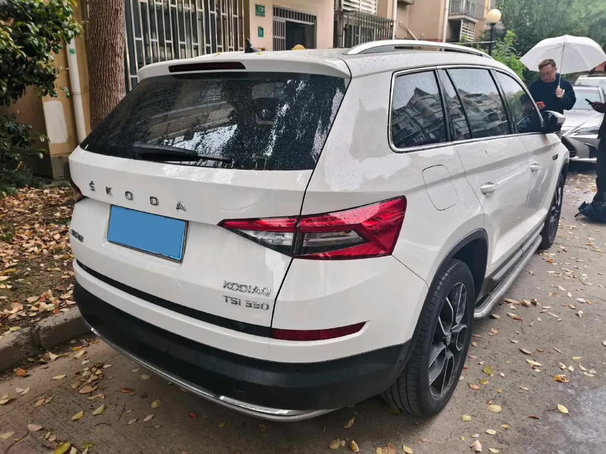 2019 Skoda Superb 2.0T 220HP L4 7DCT,autocango,china used car exporter,china ev exporter,chinese used car exporter,chinese used ev exporter