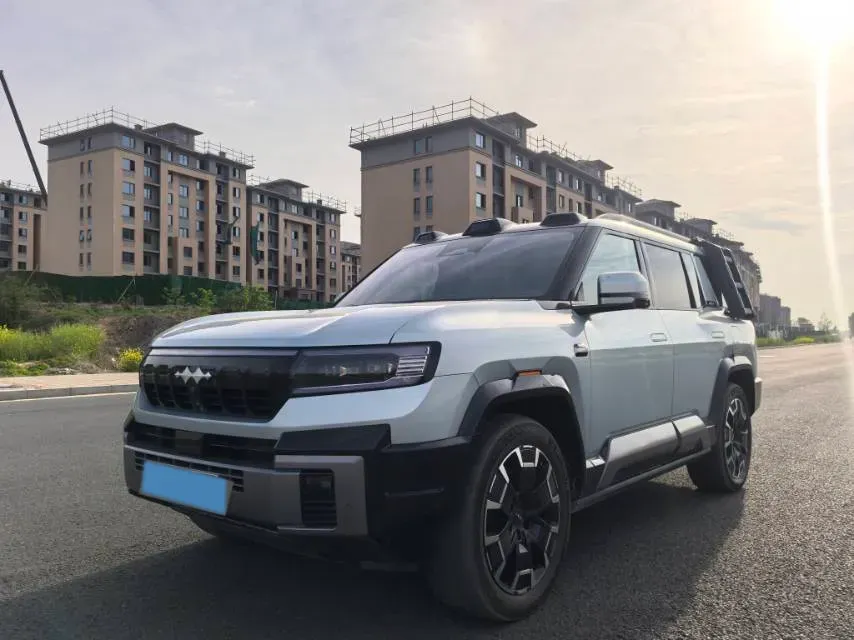 2025 FangChengBao Bao 8 2.0T 245HP L4 E-CVT PHEV 36.8KWH,autocango,china used car exporter,china ev exporter,chinese used car exporter,chinese used ev exporter