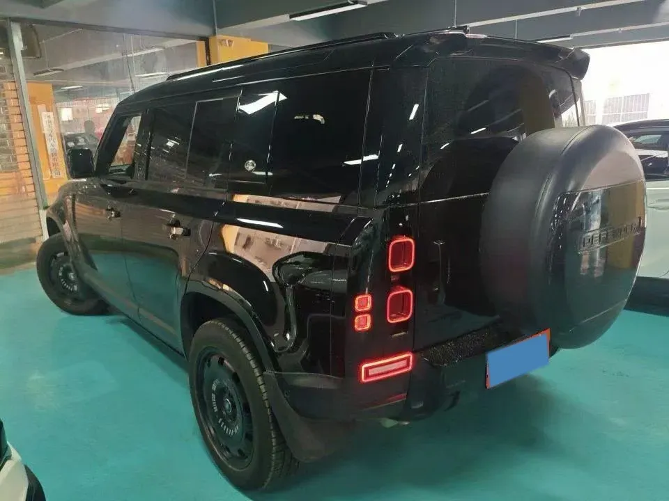 2020 Land Rover Defender 3.0T 400HP L6 8AT,autocango,china used car exporter,china ev exporter,chinese used car exporter,chinese used ev exporter