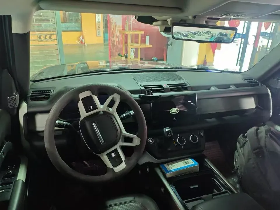 2020 Land Rover Defender 3.0T 400HP L6 8AT,autocango,china used car exporter,china ev exporter,chinese used car exporter,chinese used ev exporter