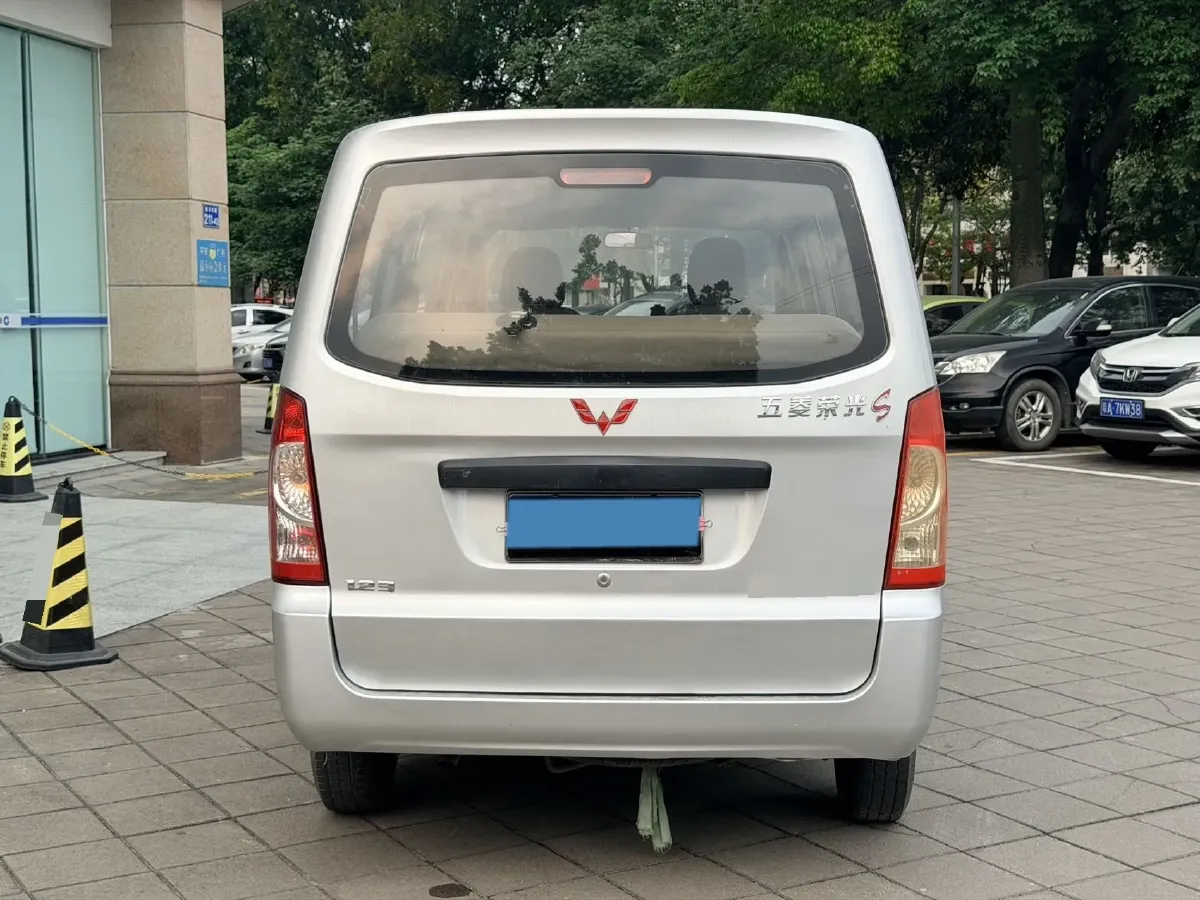 2019 WuLing RongGuang 1.2L 82HP L4 5MT,autocango,china used car exporter,china ev exporter,chinese used car exporter,chinese used ev exporter
