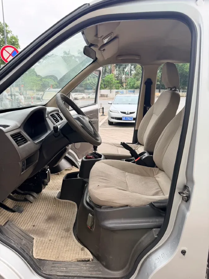 2019 WuLing RongGuang 1.2L 82HP L4 5MT,autocango,china used car exporter,china ev exporter,chinese used car exporter,chinese used ev exporter